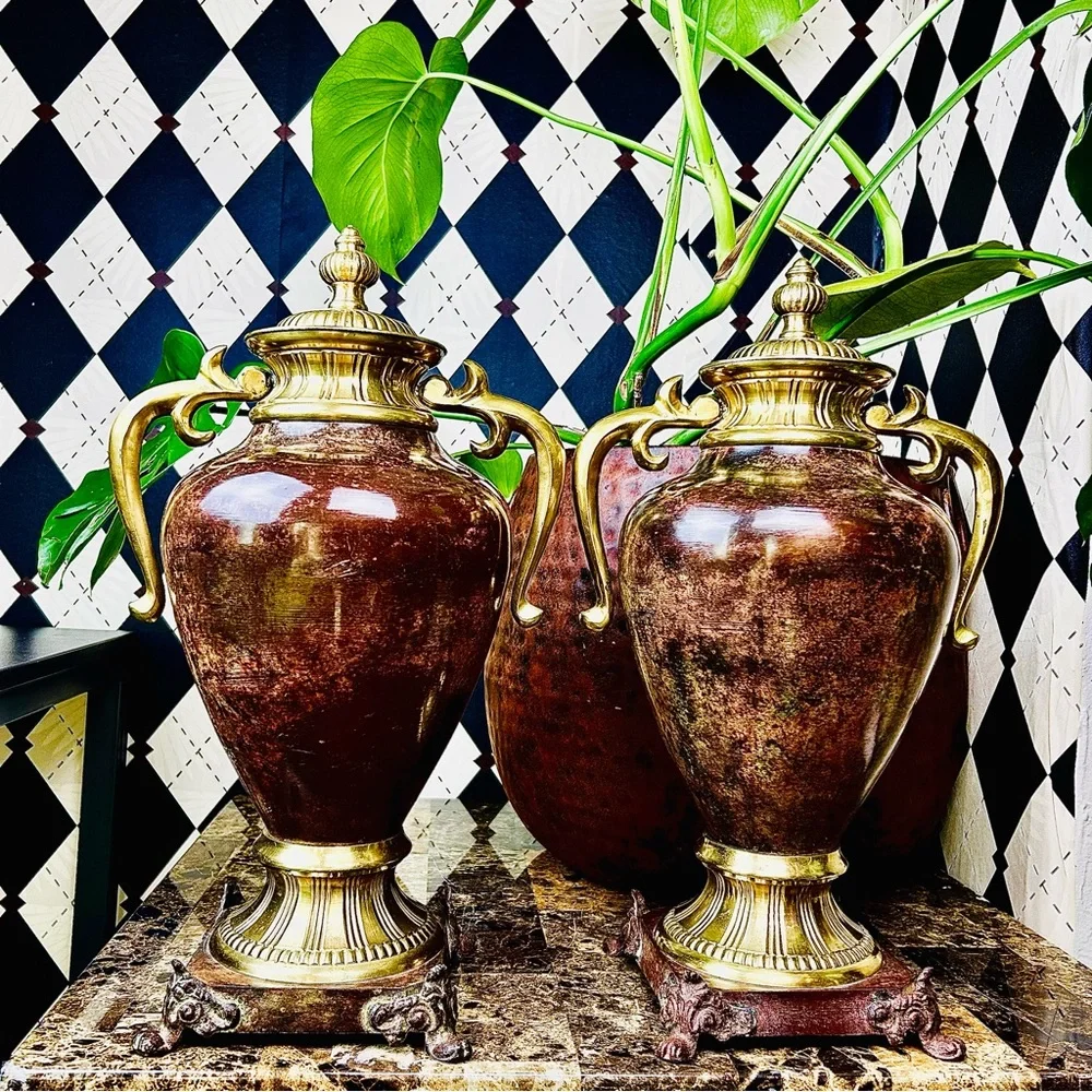 Neoclassical Gilt Metal Urn Pair Mid Century Modern‎ Hollywood Regency Luxury - Picture 8 of 16